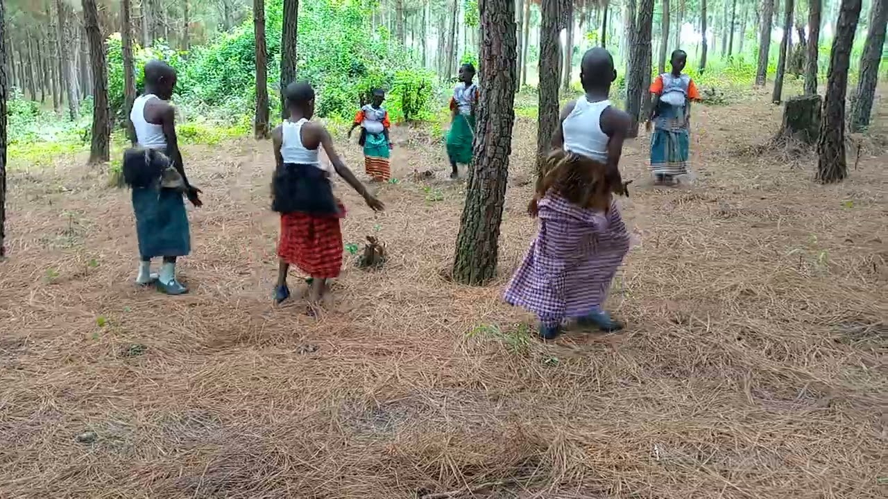 Omutonzi by Annet Nandujja Cover by Sembwa Future Dancers Nakaseke
