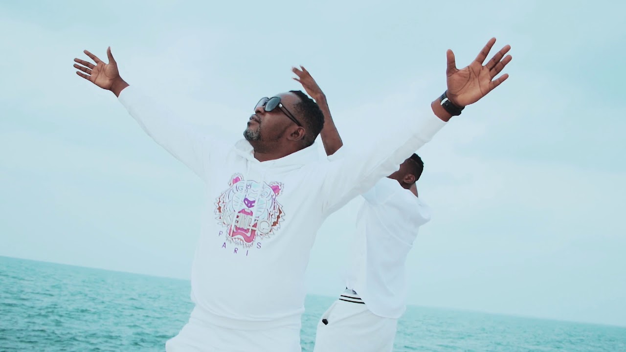 MONNY EKA DE PETIT PAYS fT ROBERTO LENANI   PREJUGES  OFFICIAL MUSIC VIDEO
