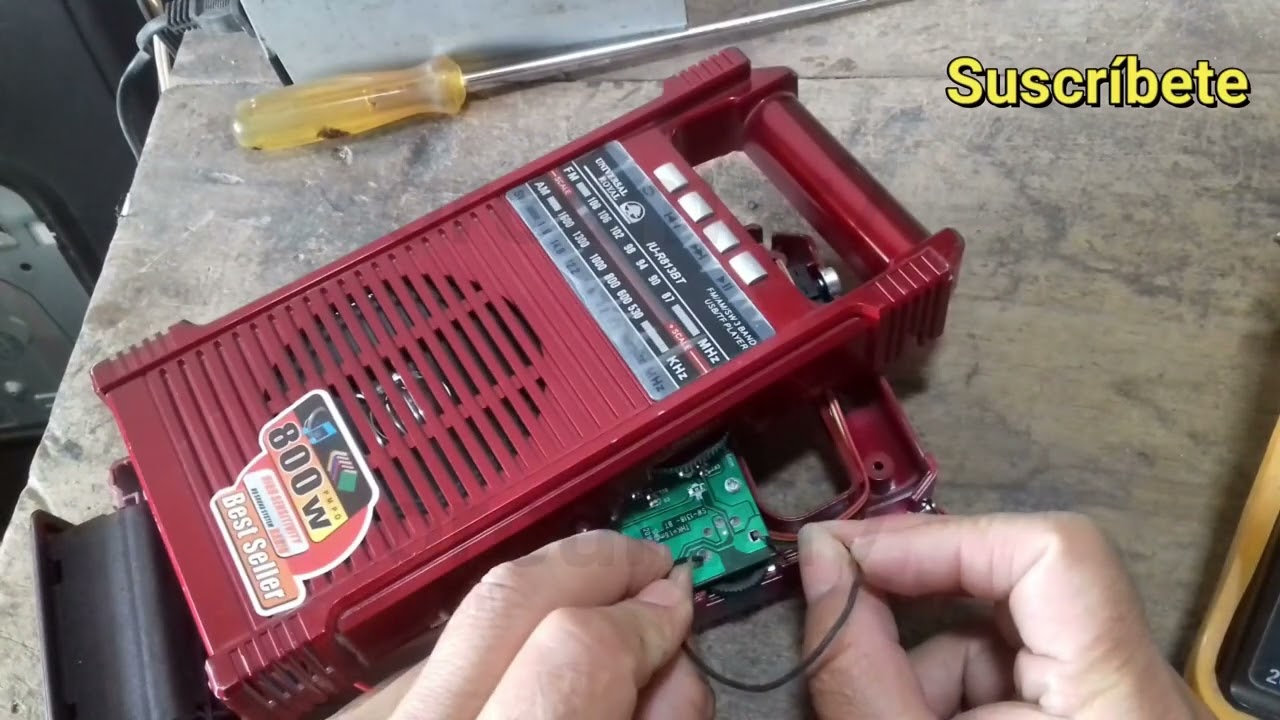 reparación radio con linterna no prende