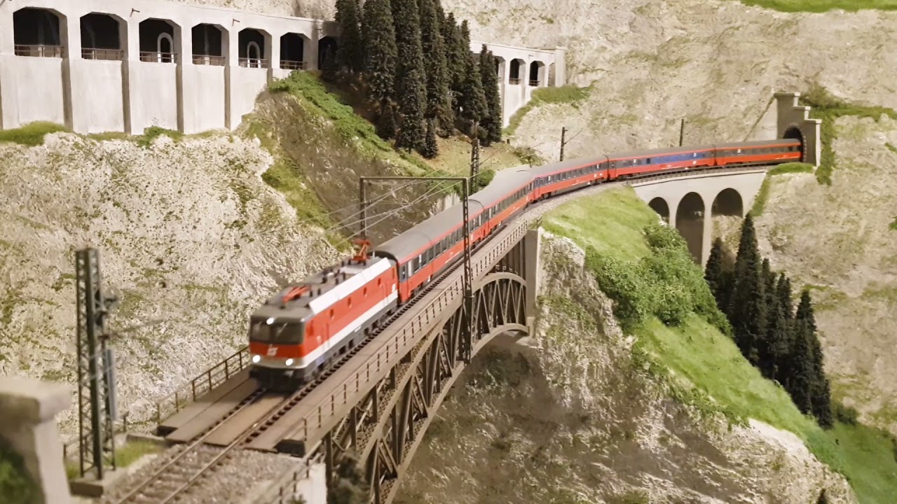 Zugverkehr in Epoche V auf der Ostrampe zwischen Neukirchen und Bad Zell