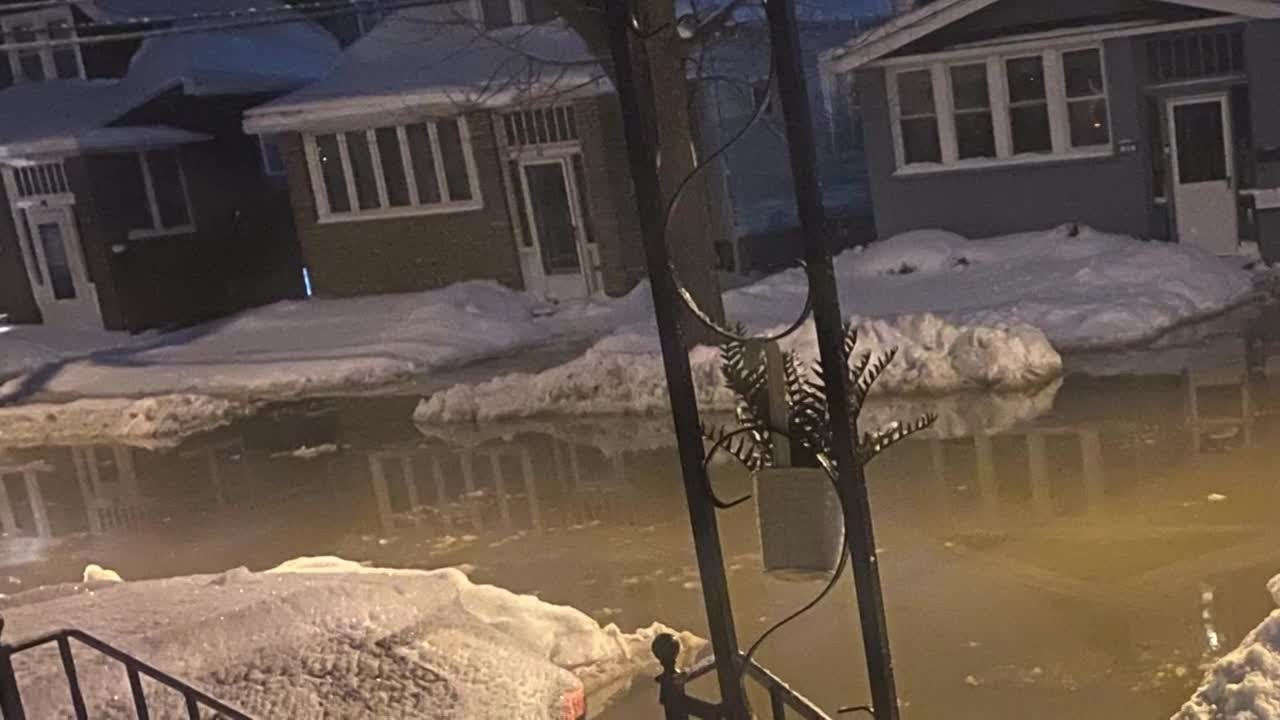 Water main break causes flooding in Buffalo