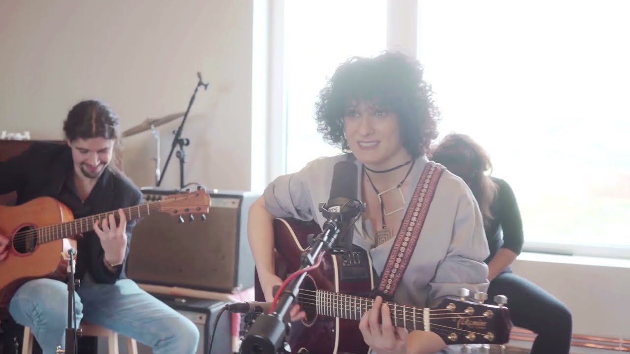 Jelena Bjeković - Dosta je (acoustic) Outtherestudio LIVE session