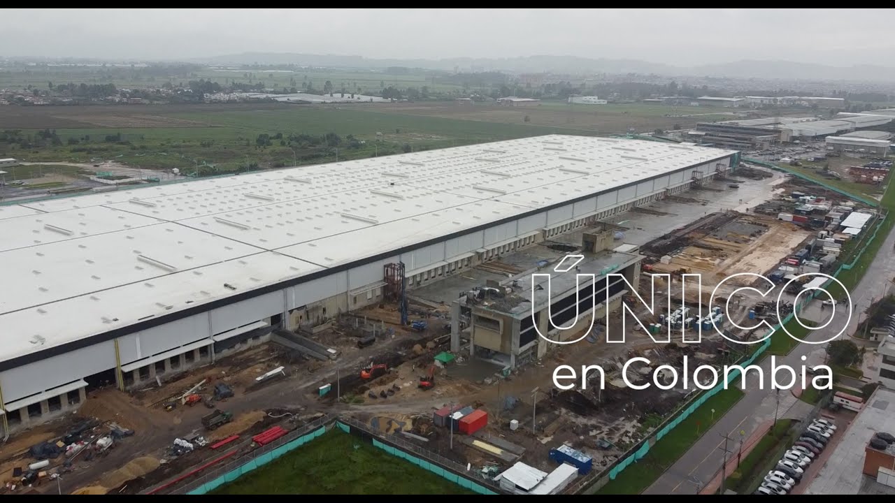 Piso industrial único en Colombia - Tecnología con aditivos compensadores de contracción