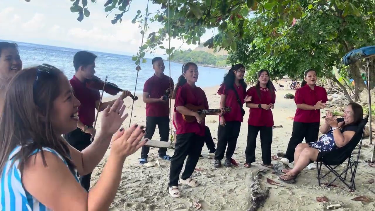 Caroling sa kilid sa baybayon 🏖️⛱️