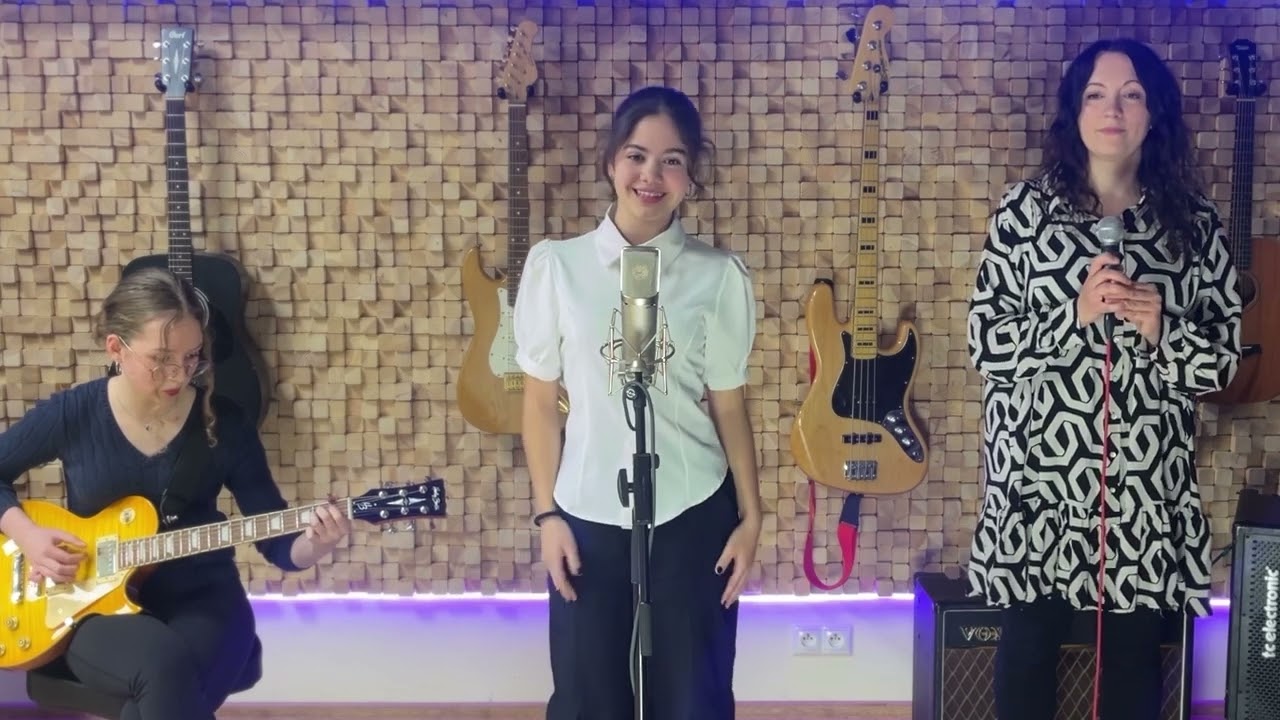Iva, Ella & Ema - 'Rhiannon' | Riverside Studio Corner Concerts