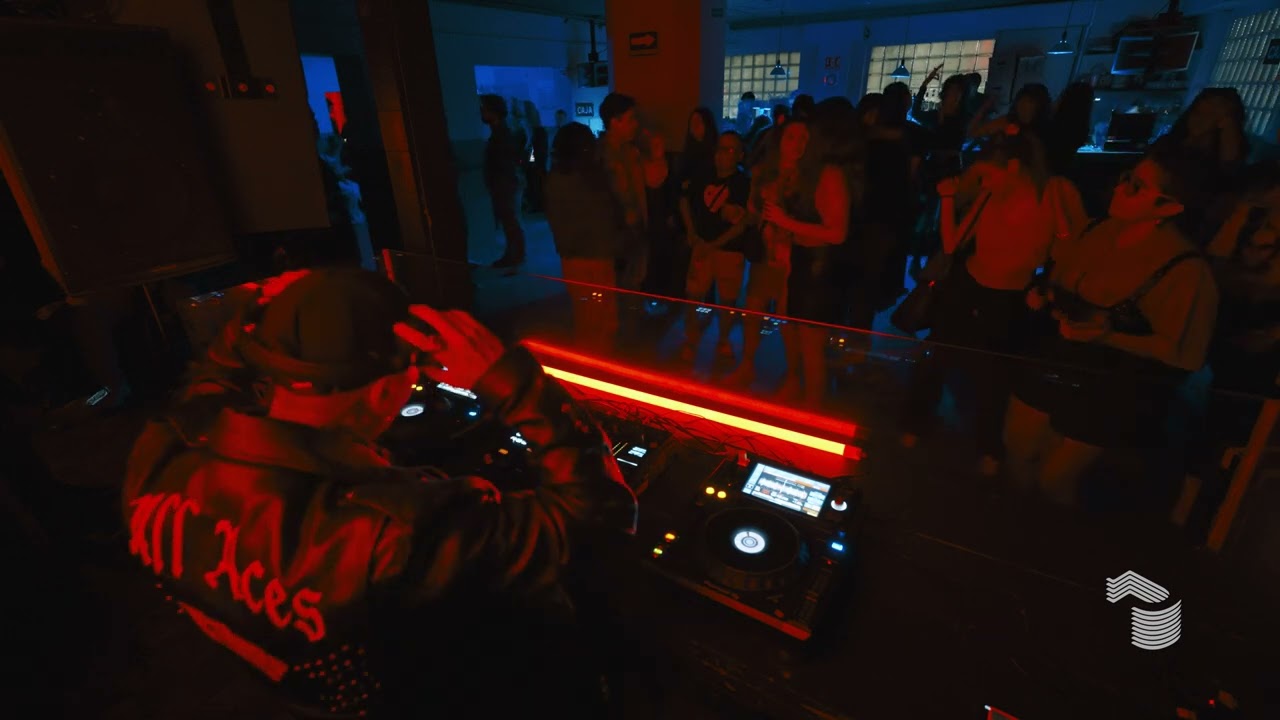 BADWOLF | JAPAN CLUB 012 - BESO DE TRES