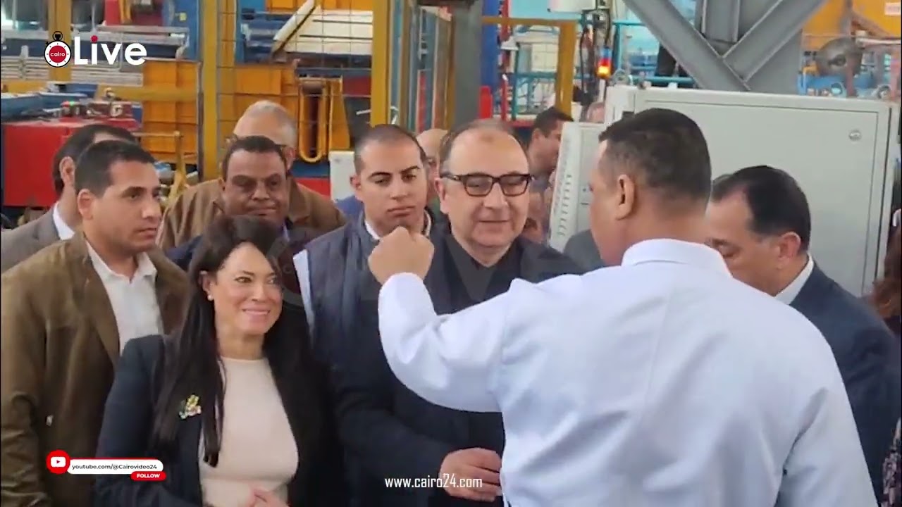 بحضور 5 وزراء.. رئيس الوزراء في جولة داخل شركة مصر للألومنيوم بنجع حمادي
