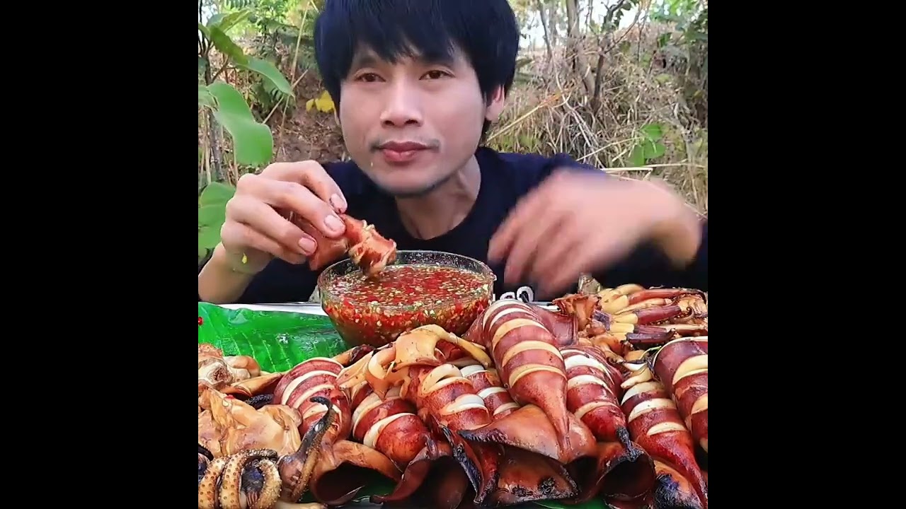 Today I ate a lot of stuffed squid with super spicy dipping sauce!
