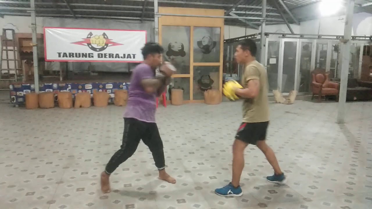jab hook strike uppercut latihan pad target  👊🏻