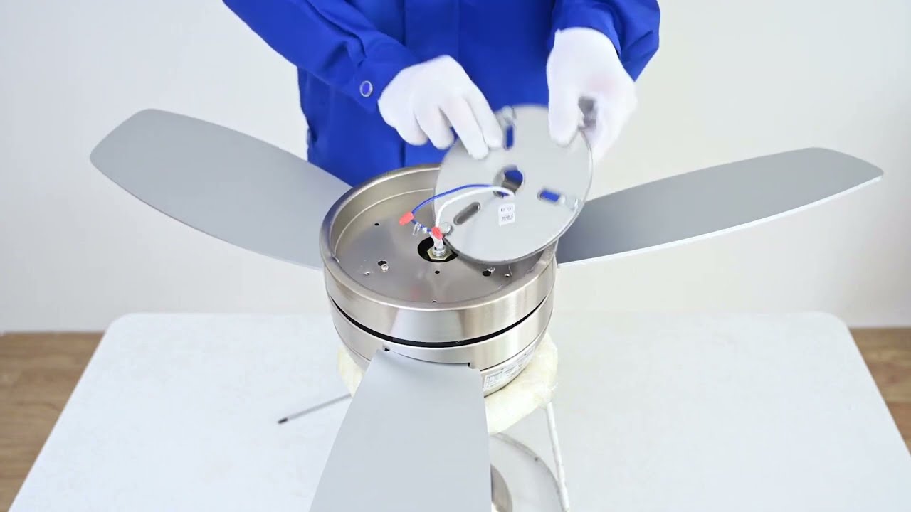 Le ventilateur de plafond Mistral de Lba Home , 107 cm, plaque Led puissante, pales réversibles