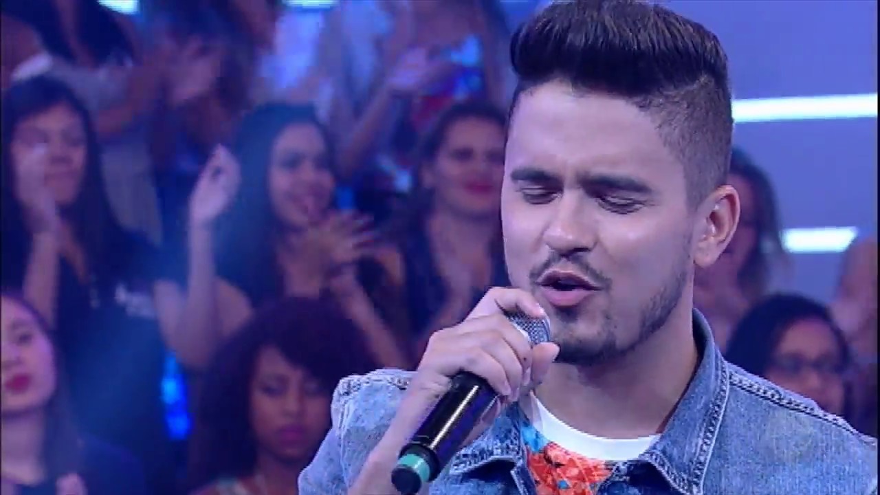 Humberto e Ronaldo cantam sucesso 