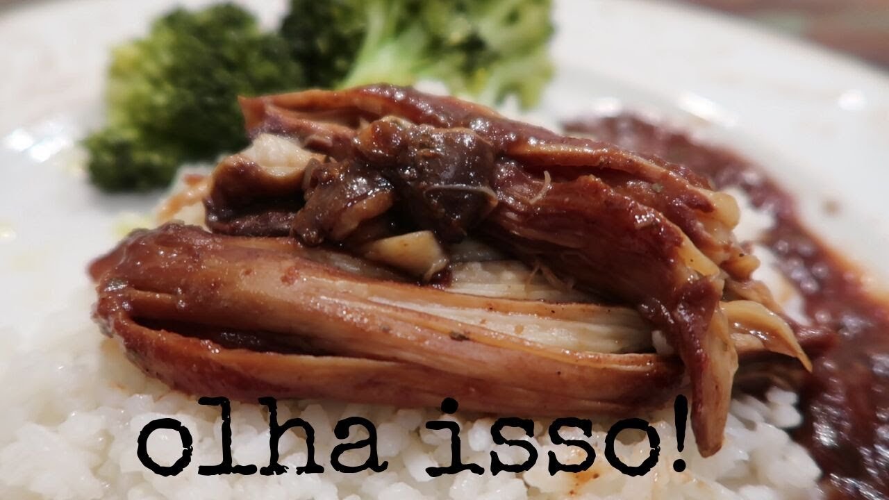 Cogumelo eryngui desfiado