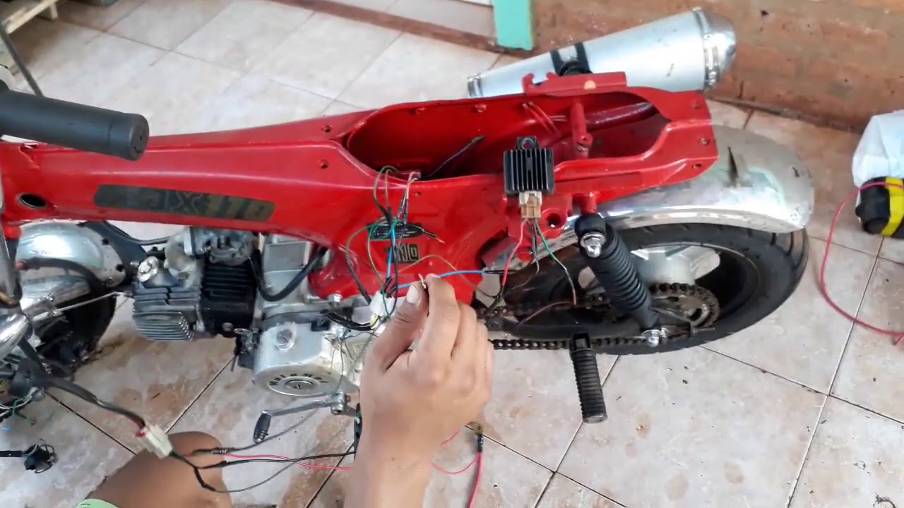 Instalación eléctrica del dax 110cc parte 2 regulador de voltaje