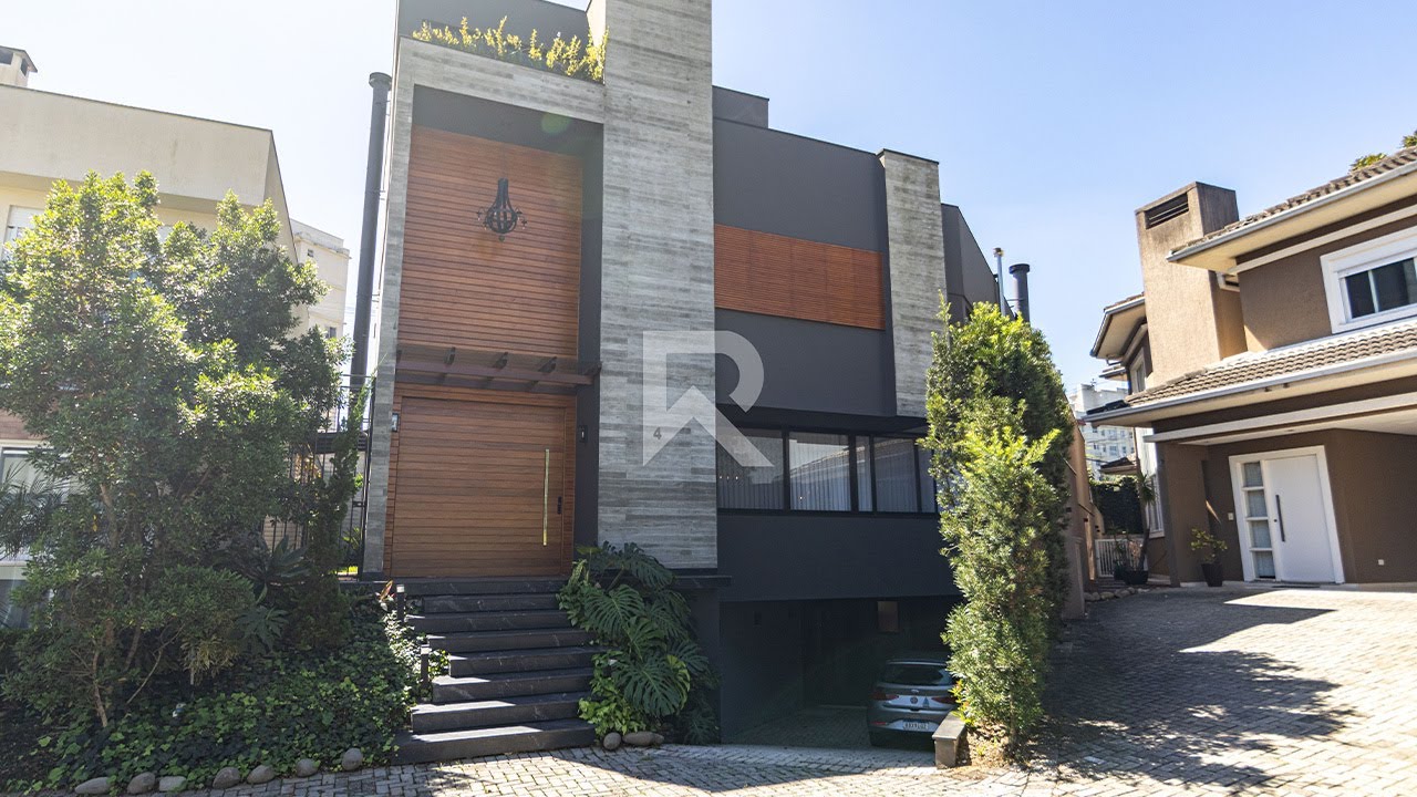 Casa de Alto padrão | 4 Suítes | Porteira Fechada | 510m²  | Campo Comprido - Curitiba/PR