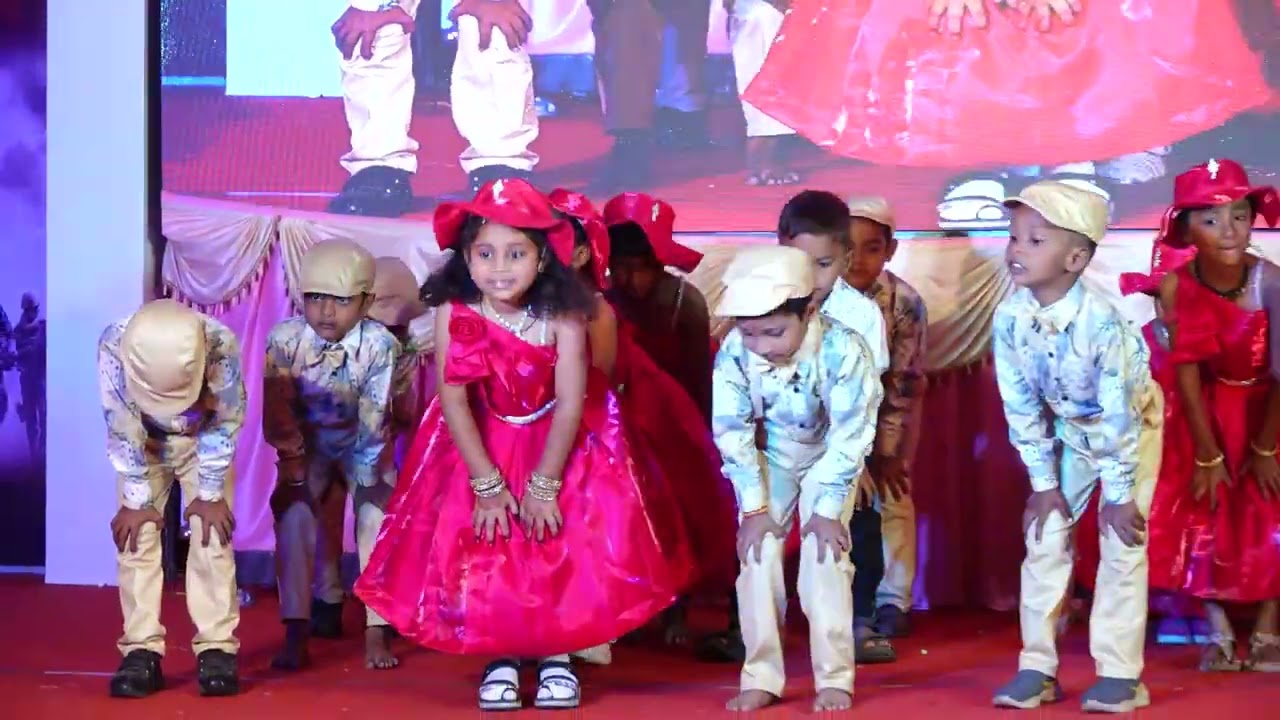 Hindhi remix dance performance by UKG class #kids#bilagi 