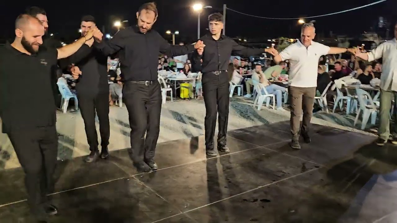 Συρτά χορεύει η Ένωση Κρητών Γλυφάδας Αντώνης Μαρτσάκης 22/6/2024