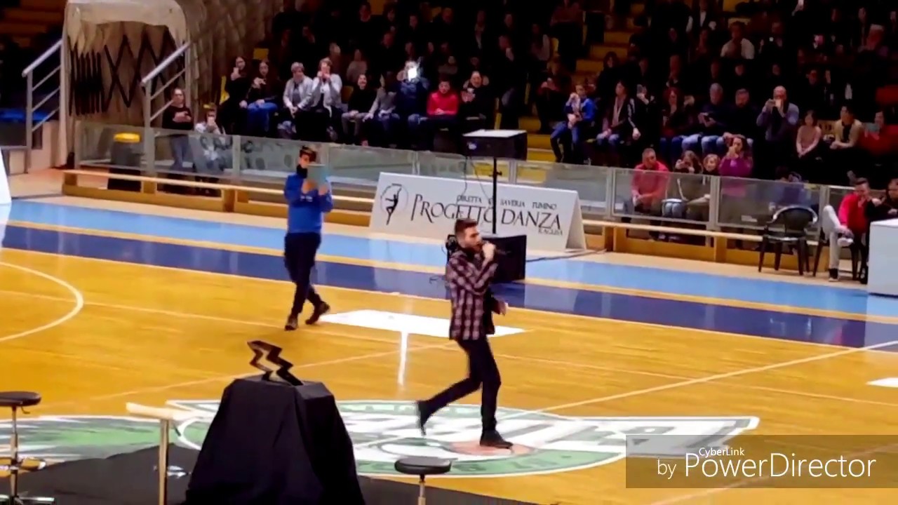 LORENZO LICITRA CANTA NELLA SUA RAGUSA 🎤🔝🎄
