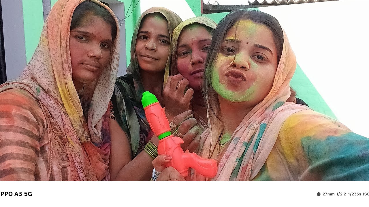 गाम में होली बहुत मस्ती की गाम में 😄