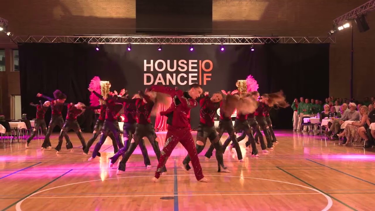 Afdansningsbal 2024, eftermiddag, Showdance junior konkurrence 'Trinity', Ronja