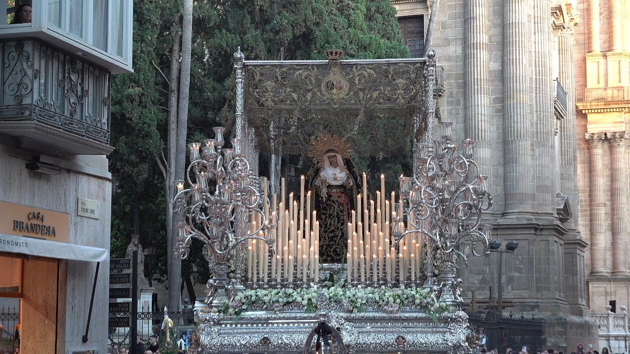 SEPULCRO Y VIRGEN DE LA SOLEDAD MALAGA 2025 CALLE MOLINA LARIO 4K