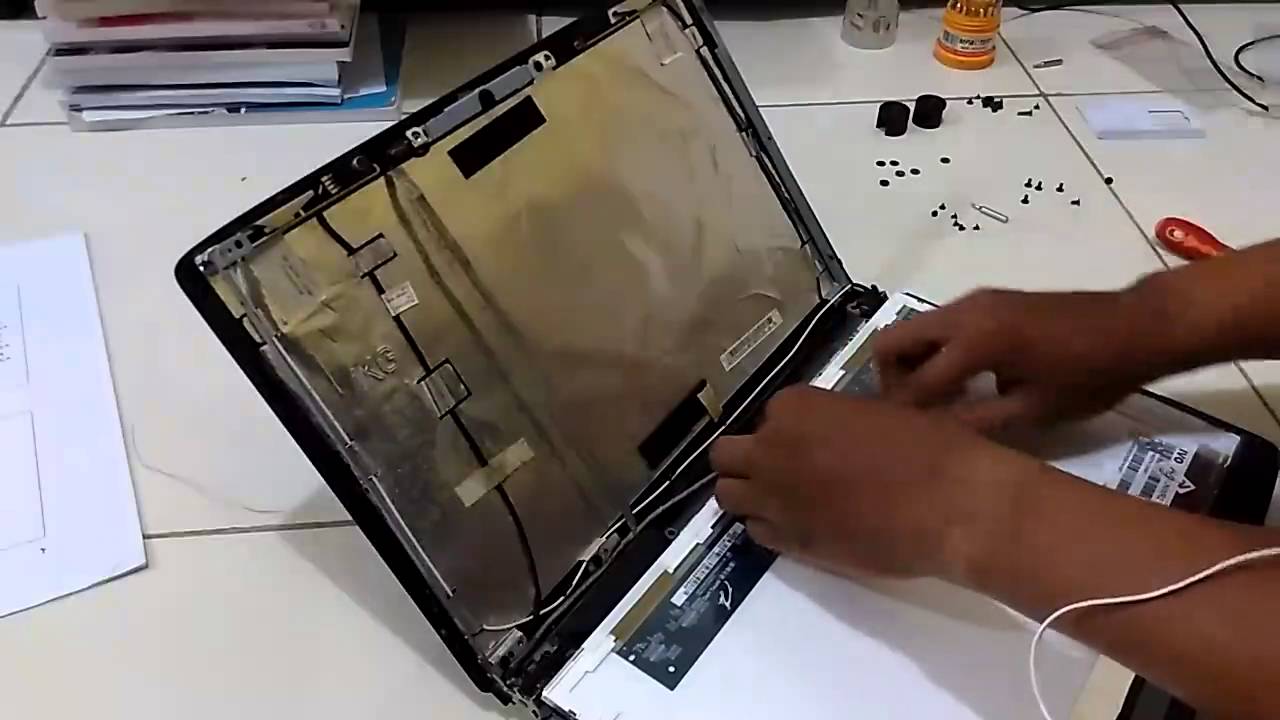 Replace Screen LCD Acer Aspire 4736 / Cara mengganti Layar LCD Acer Aspire 4736