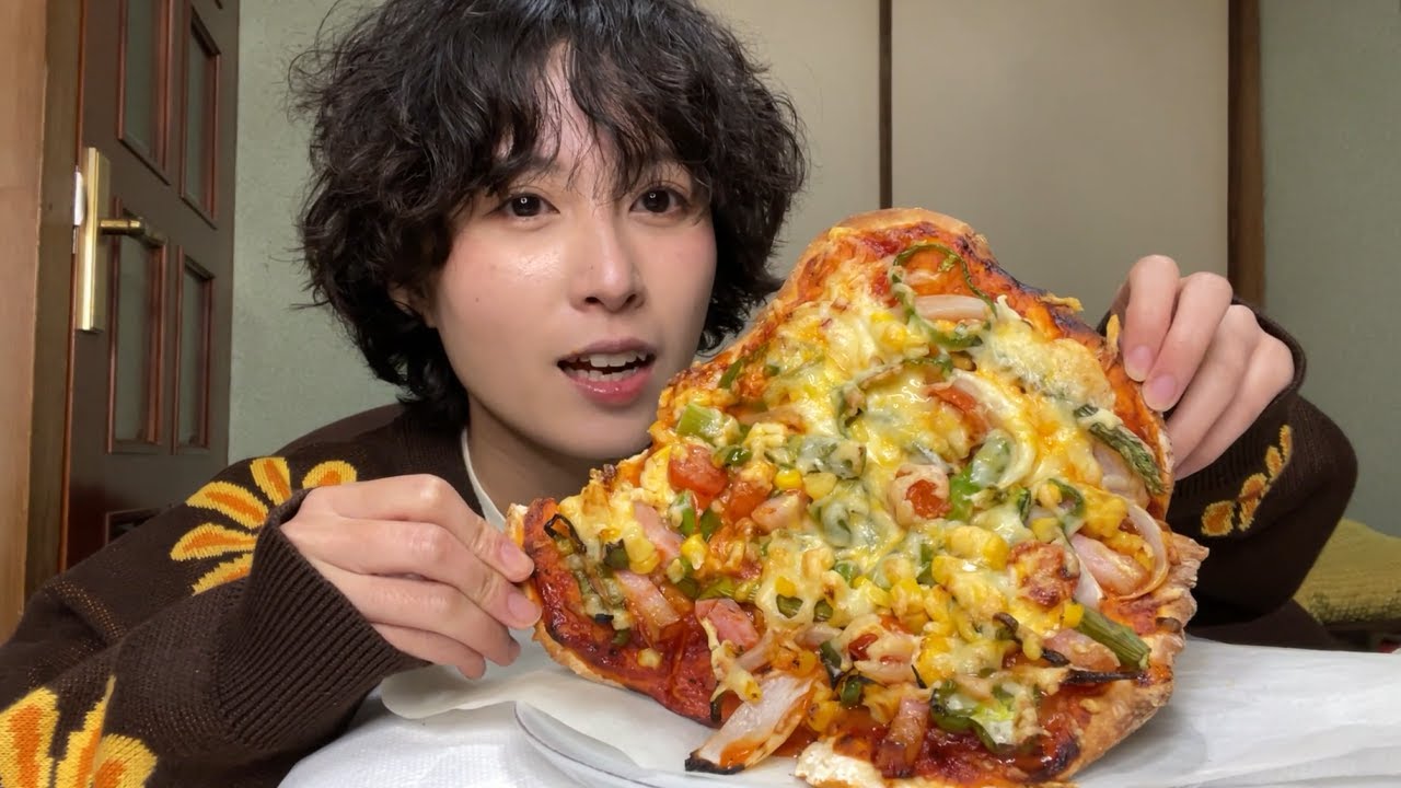 【Happy Birthday】たっぷり野菜の手作りピザで一人パーティー開催