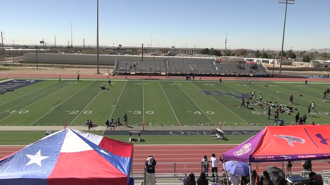 Varsity Girls 4x400m Finals