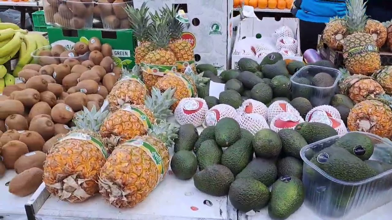 جولة ممتعة في السوق الاسبوعي في مدينة ليريدا الإسبانية......