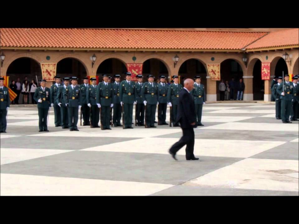 INICIO DEL ACTO, CONDECORACIONES Y DISCURSOS