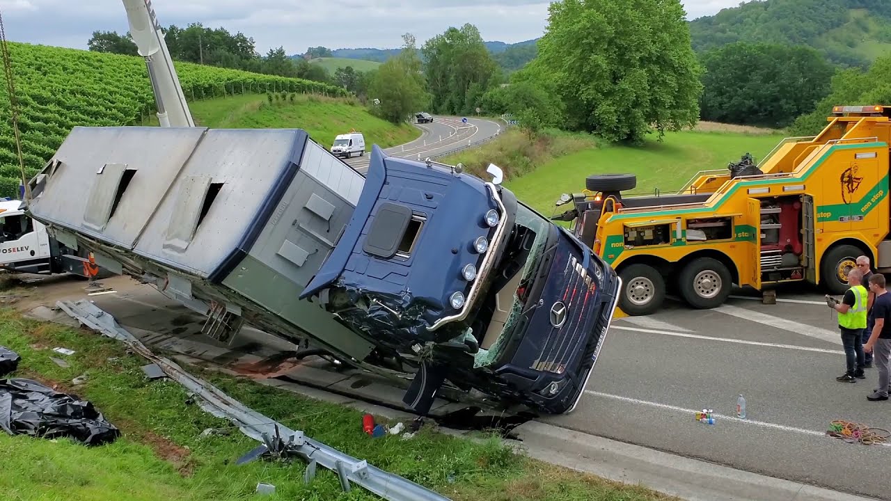 Remorquage camion I Tow Truck I RN 134 Gan 16 juillet 2020