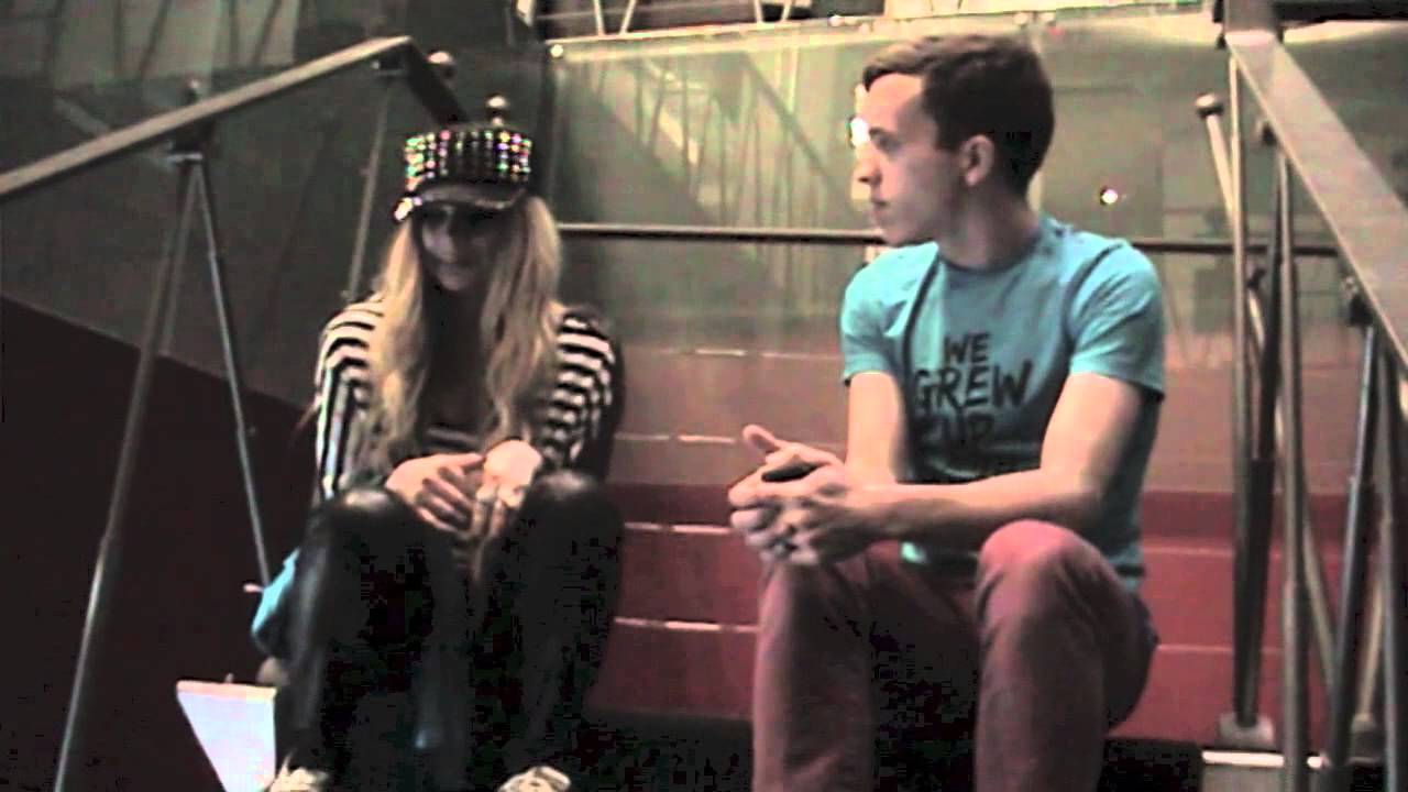 LQ Cell Recording: Avril Bandaids Q&A with Avril Lavigne