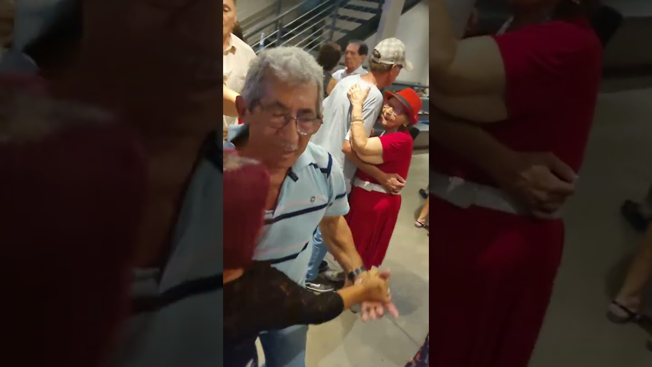 O Véi José Severino na pista de dança no forró do Velho Nilo 27/01 26