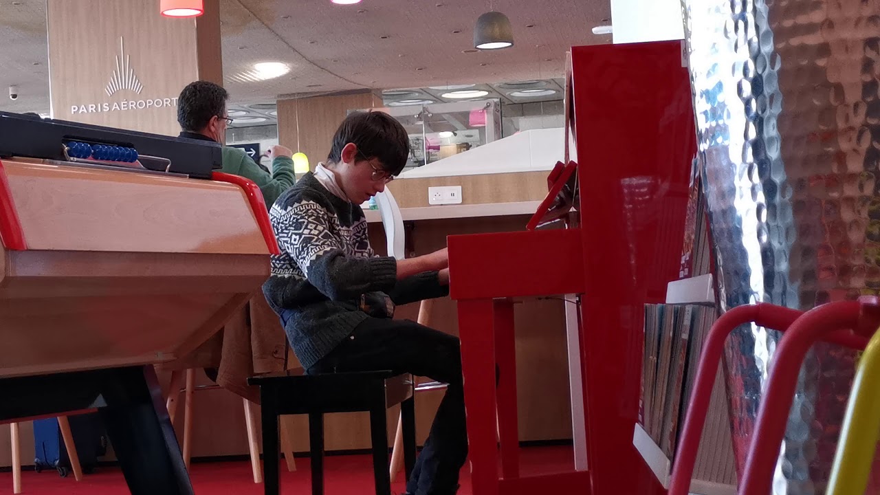 Piano in Charles de Gaulle Paris Airport