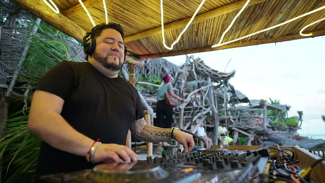 Luccio | Deep House Sunset at Kanan Hotel | By @EPHIMERATulum