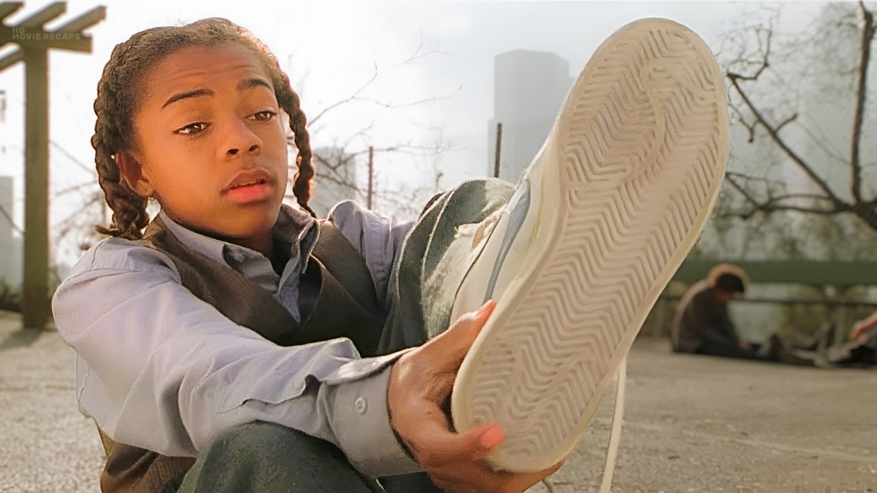 A 14-YEAR-OLD KID FINDS OLD SNEAKERS… THEN BECOMES THE BEST PLAYER IN THE NBA | LIKE MIKE RECAP