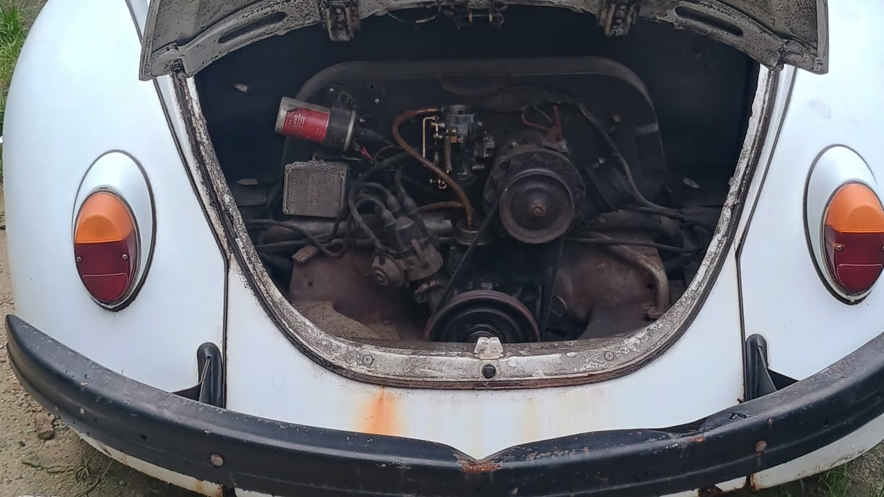Meu Fusca 77 precisando de reforma urgente.