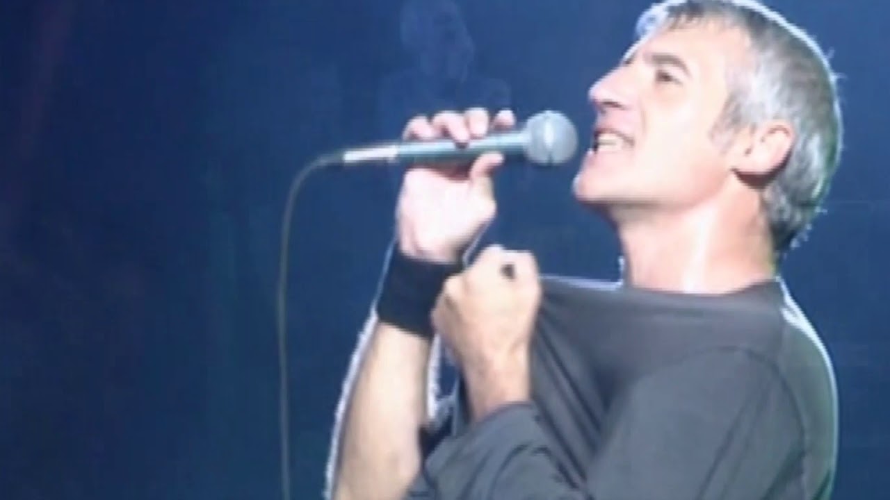 buitres - Bajo La Luna (DVD Buitres 17 A&ntilde;os) [En Vivo]