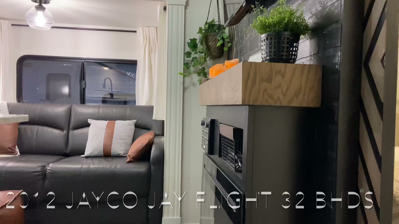 Renovated 2012 Jayco Jay Flight 32BHDS