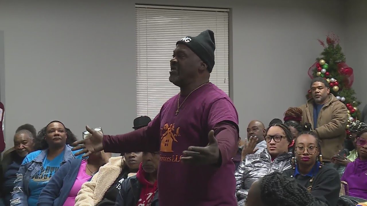 Kinloch residents voice frustrations at city hall meeting