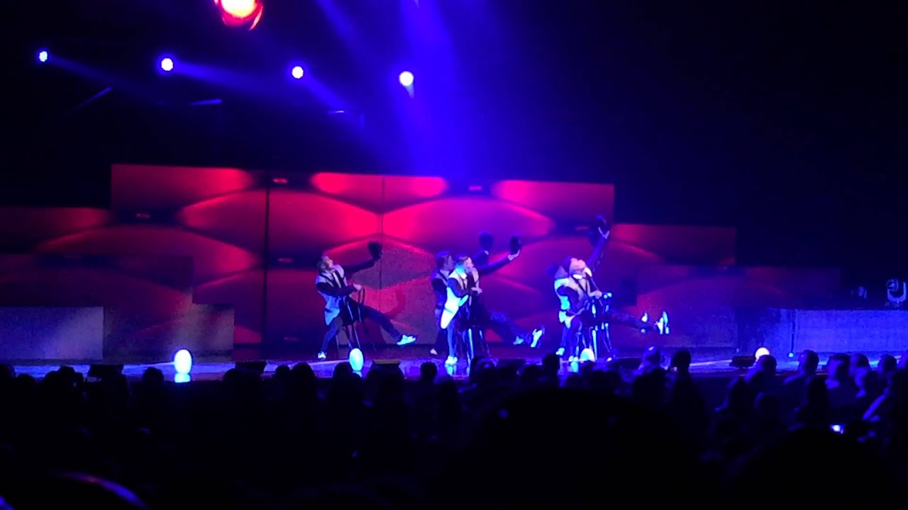 Derek & Julianne Hough MOVE concert 2015, Phoenix AZ.