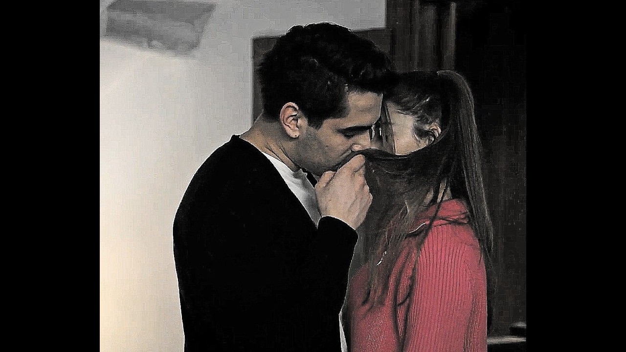 Afra Saraçoğlu and Mert Ramazan Demir I adore you
