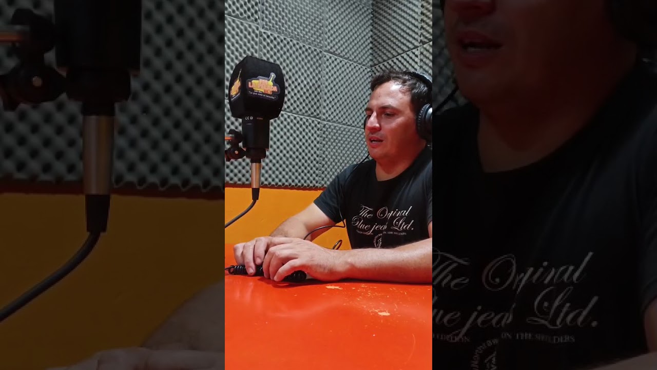 MES DE LA MUJER, PAYADOR ALEXIS LOPEZ EN LOS ESTUDIOS DE LA FM 88.3 TU RADIO LA PELADA.