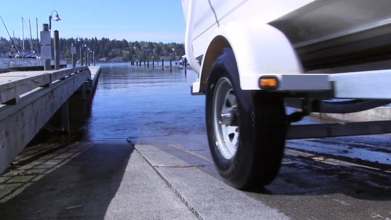Radial vs. bias-ply trailer tires: What&rsquo;s the difference? | TireBuyer.com