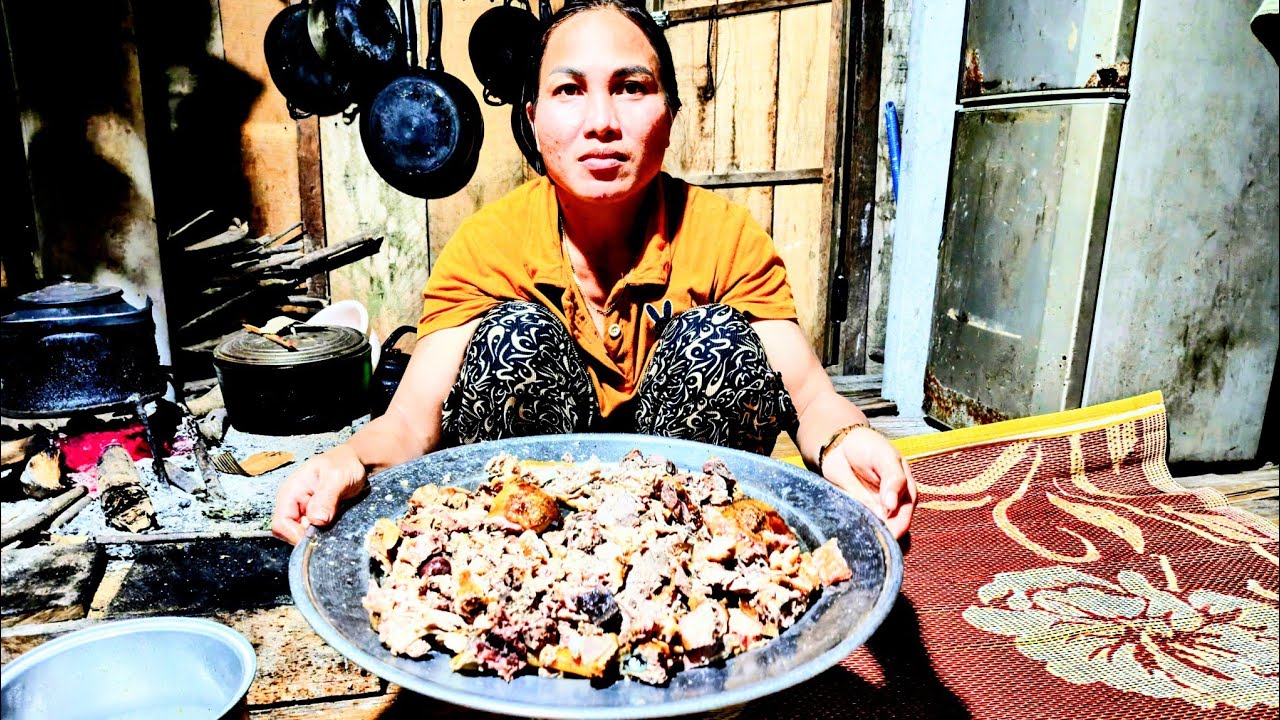 Celebrating after finishing rice sowing, a glimpse of mountain life.