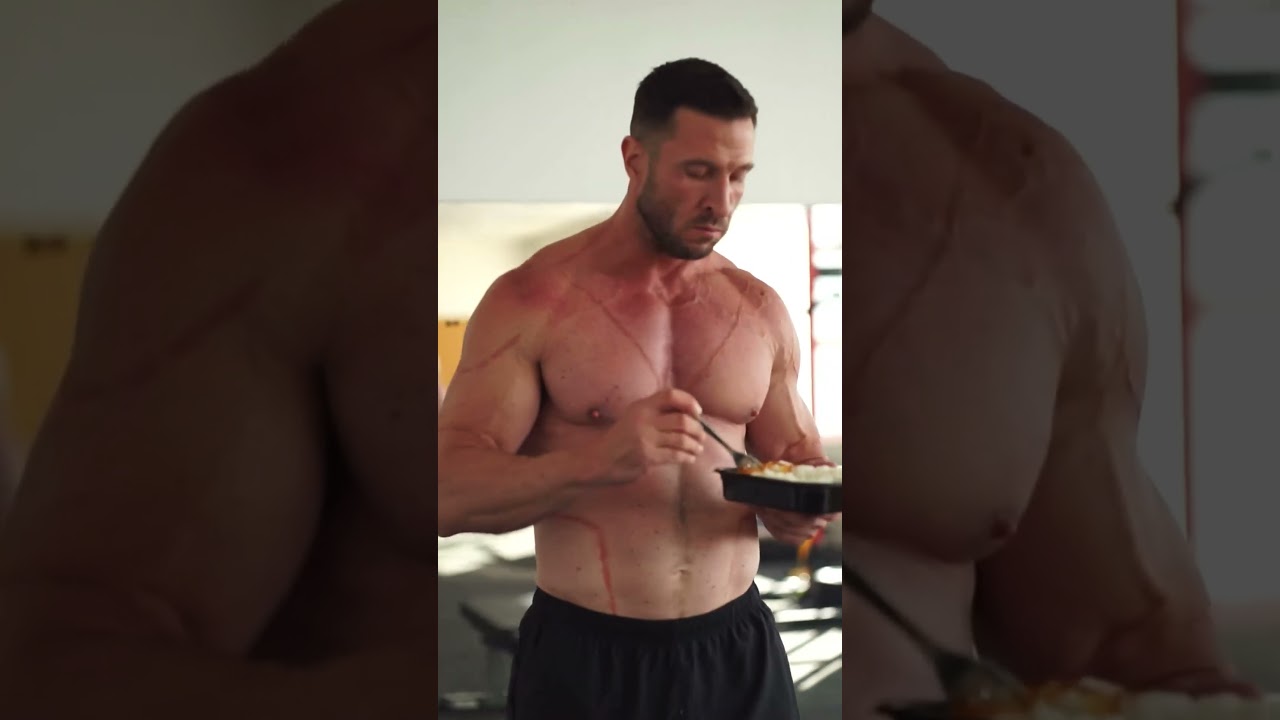 HALO SERIES TRAINING! | Pablo Schreiber Getting Shredded To Play Master Chief | STRATS
