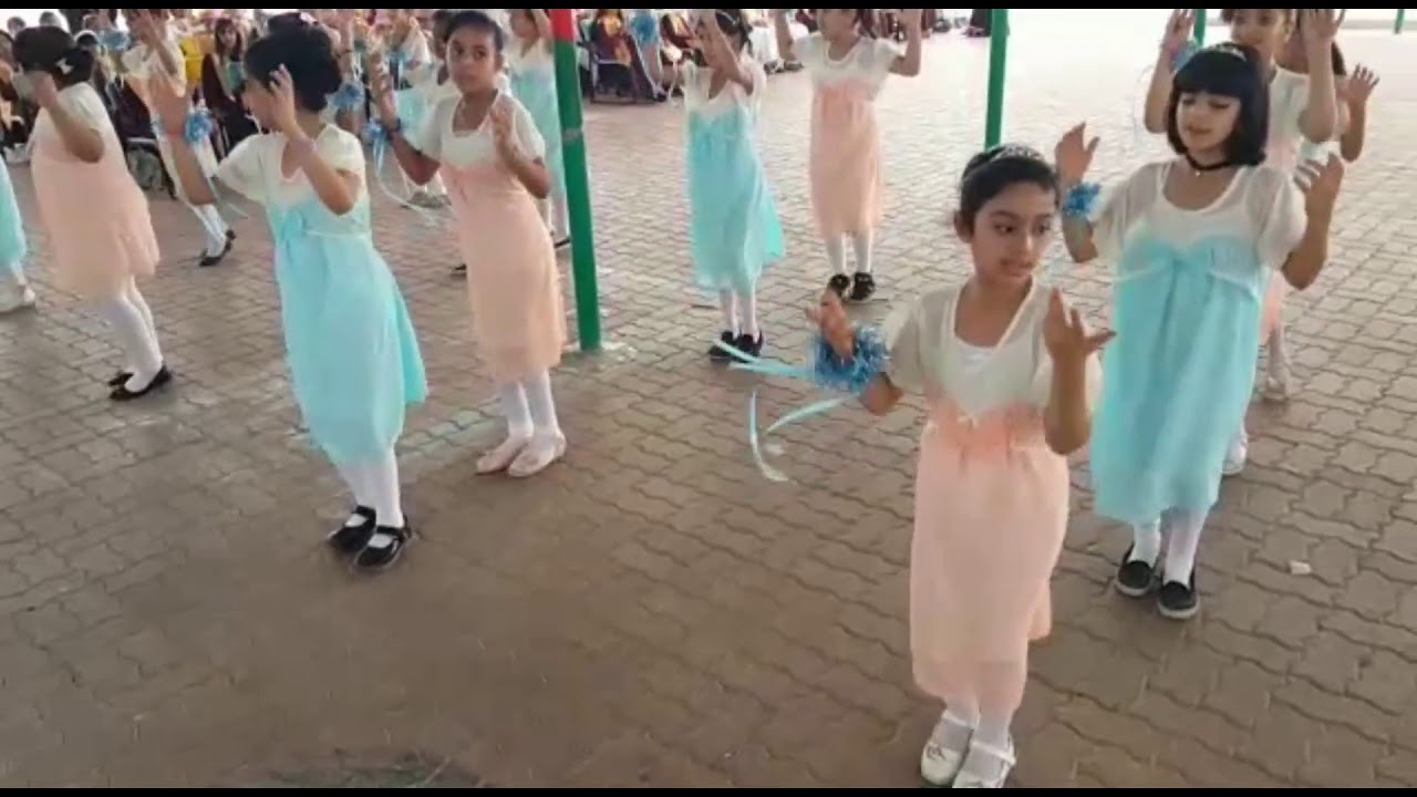 حفل تخرج طلبة الصف الرابع بمدرسة المجد للتعليم الأساسي 1 - 4