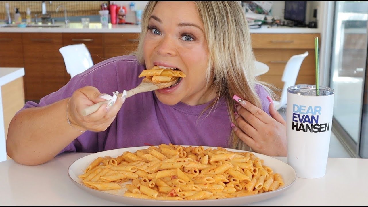 I made PENNE ALLA VODKA (recipe+cooking) + BIG BITES MUKBANG!
