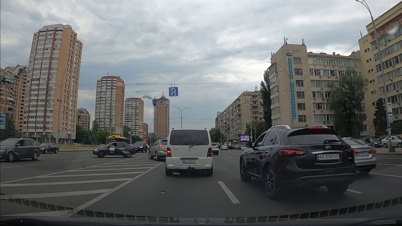 Развороты в заторах на Печерске