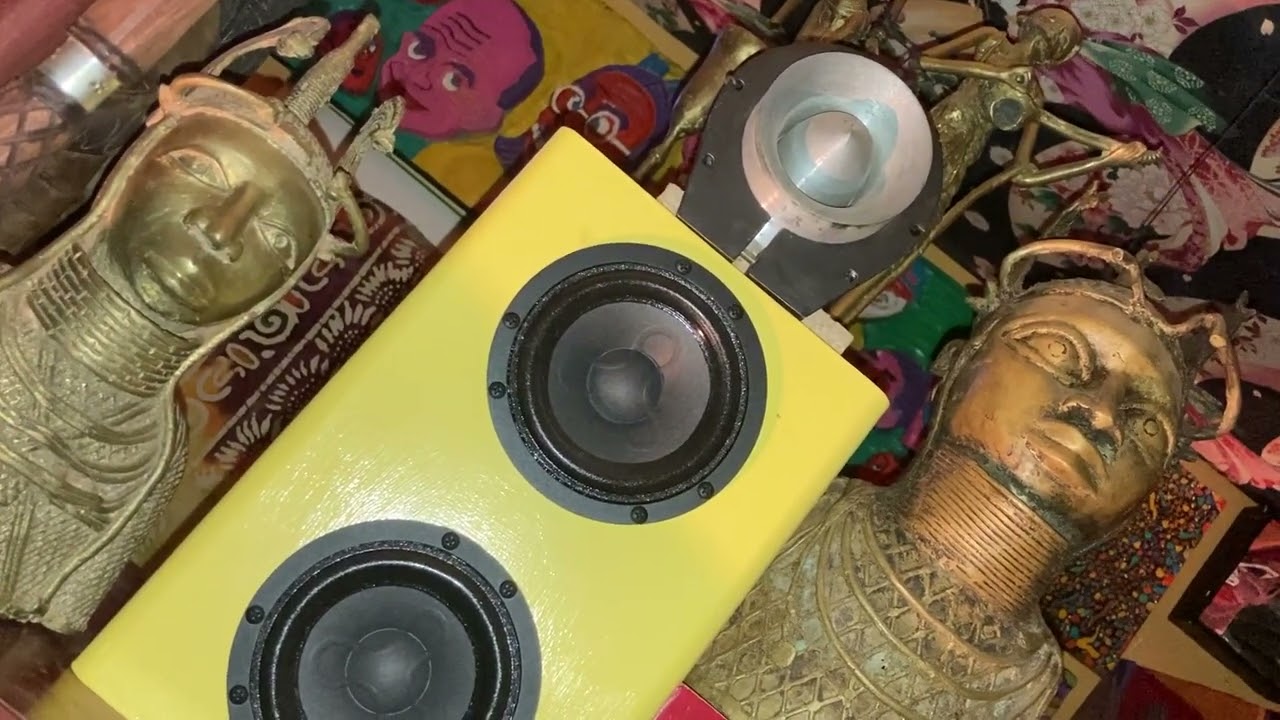 Crown, McIntosh, Bryston, Whammerdyne JBL horns, ATC, Morel, Scan-speak.ESS, Reggae