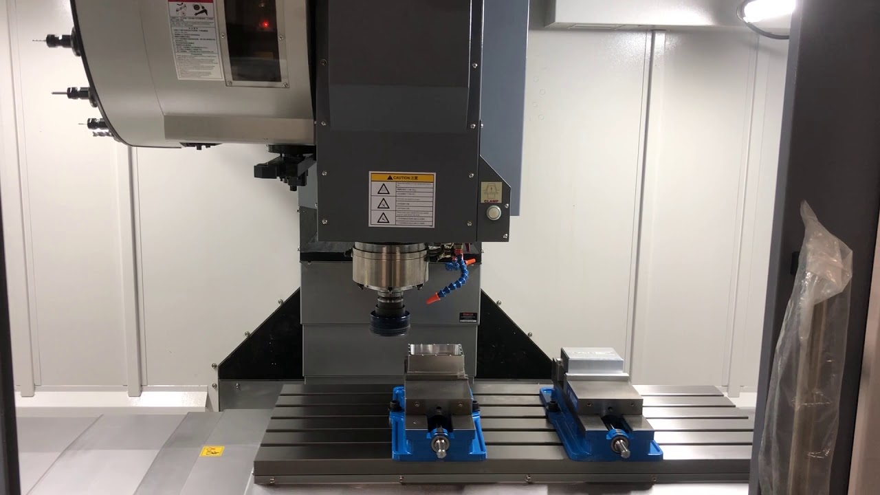 Akira Seiki SV1050 Vertical Machining Center